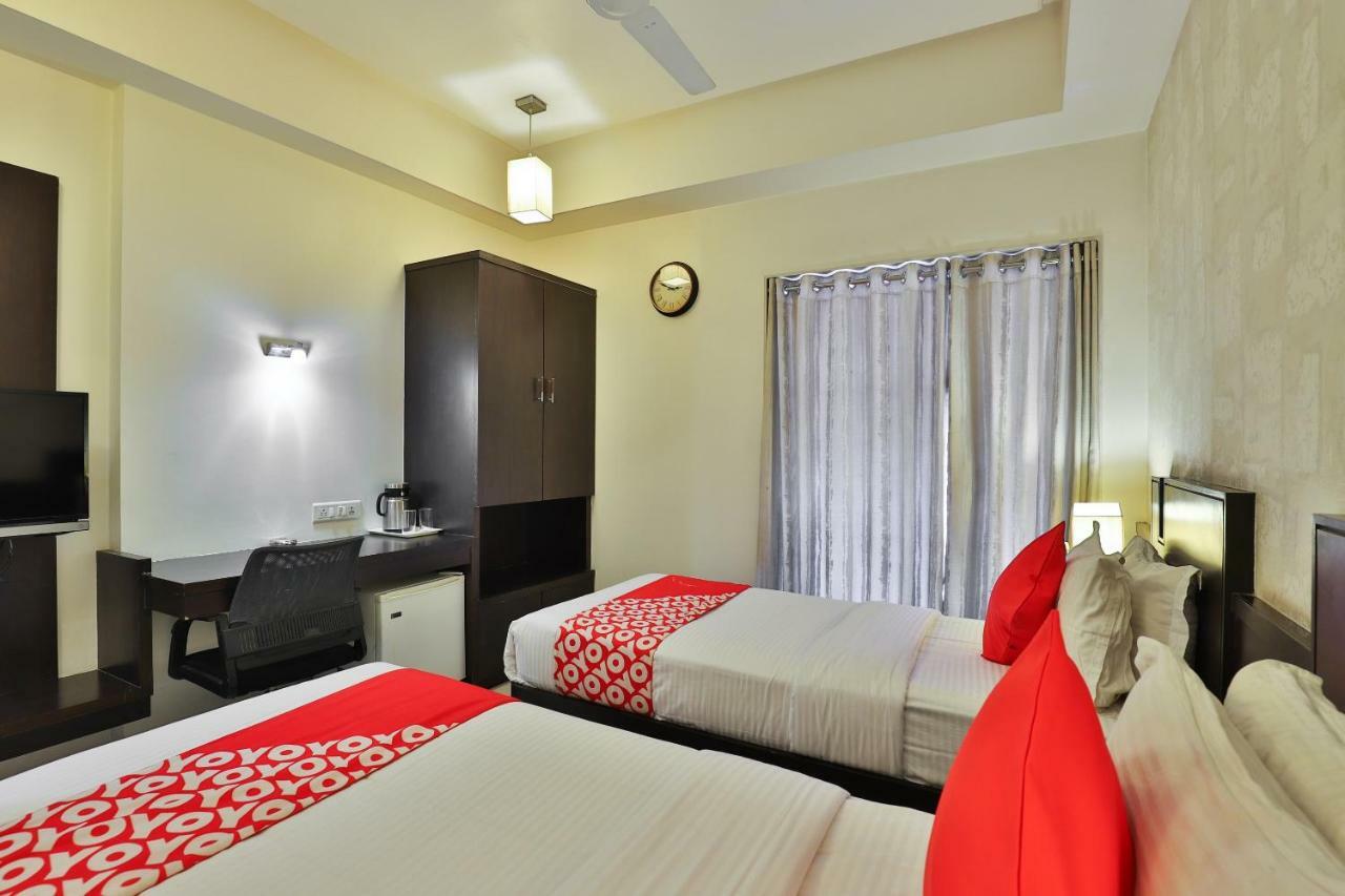Hotel Magnum Inn Джунагадх Экстерьер фото
